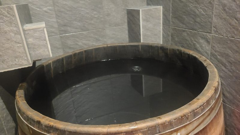 樽型の水風呂